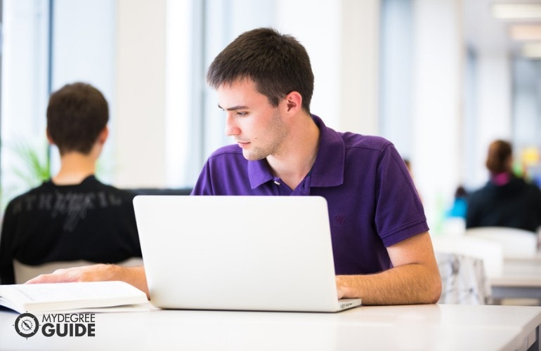 20 Best Early Childhood Education Associates Degrees Online [2025 Guide]